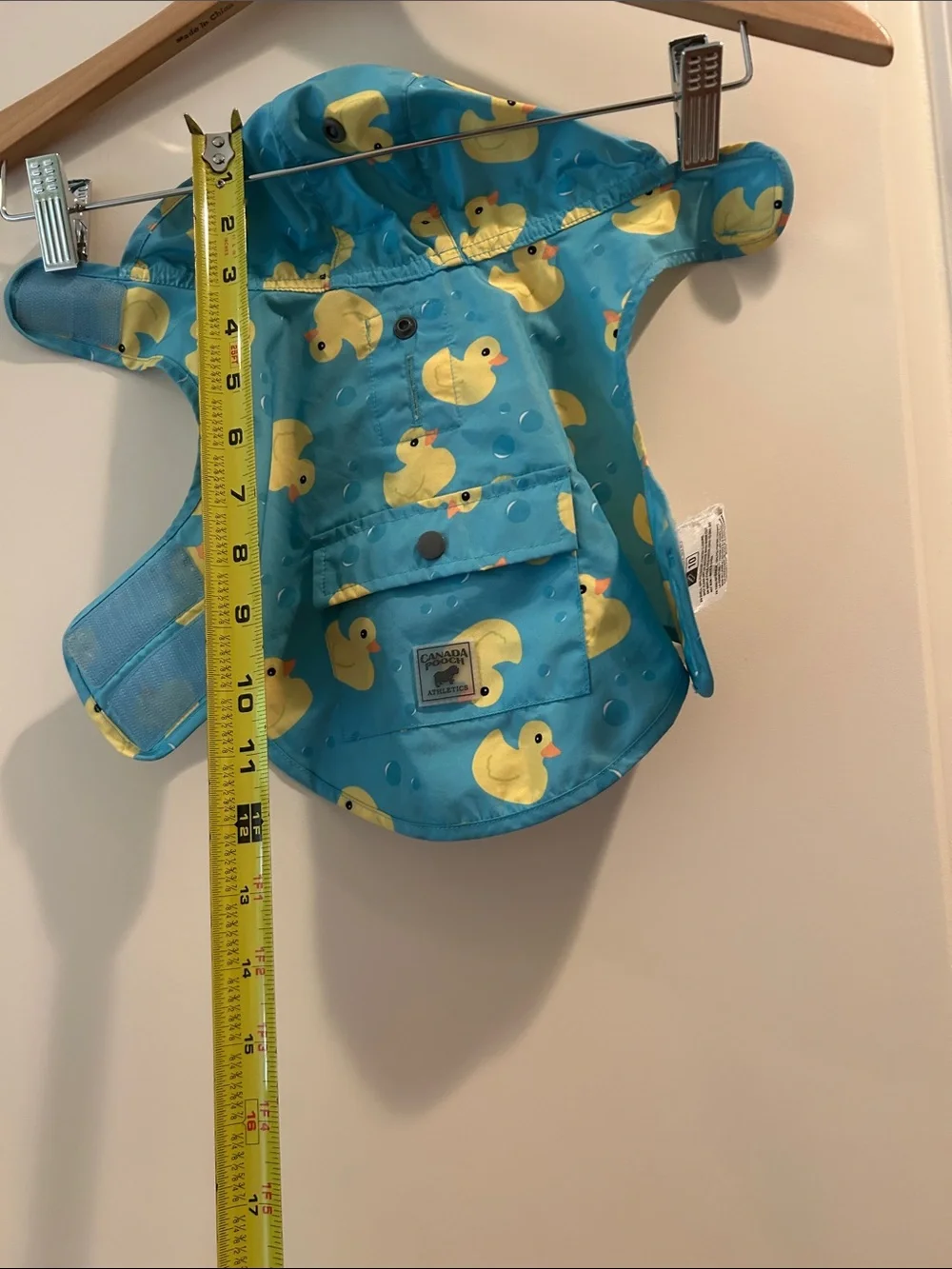 Canada Pooch Duck Print Dog Pet Hooded snap poncho raincoat size 10(fits 5-8lbs)